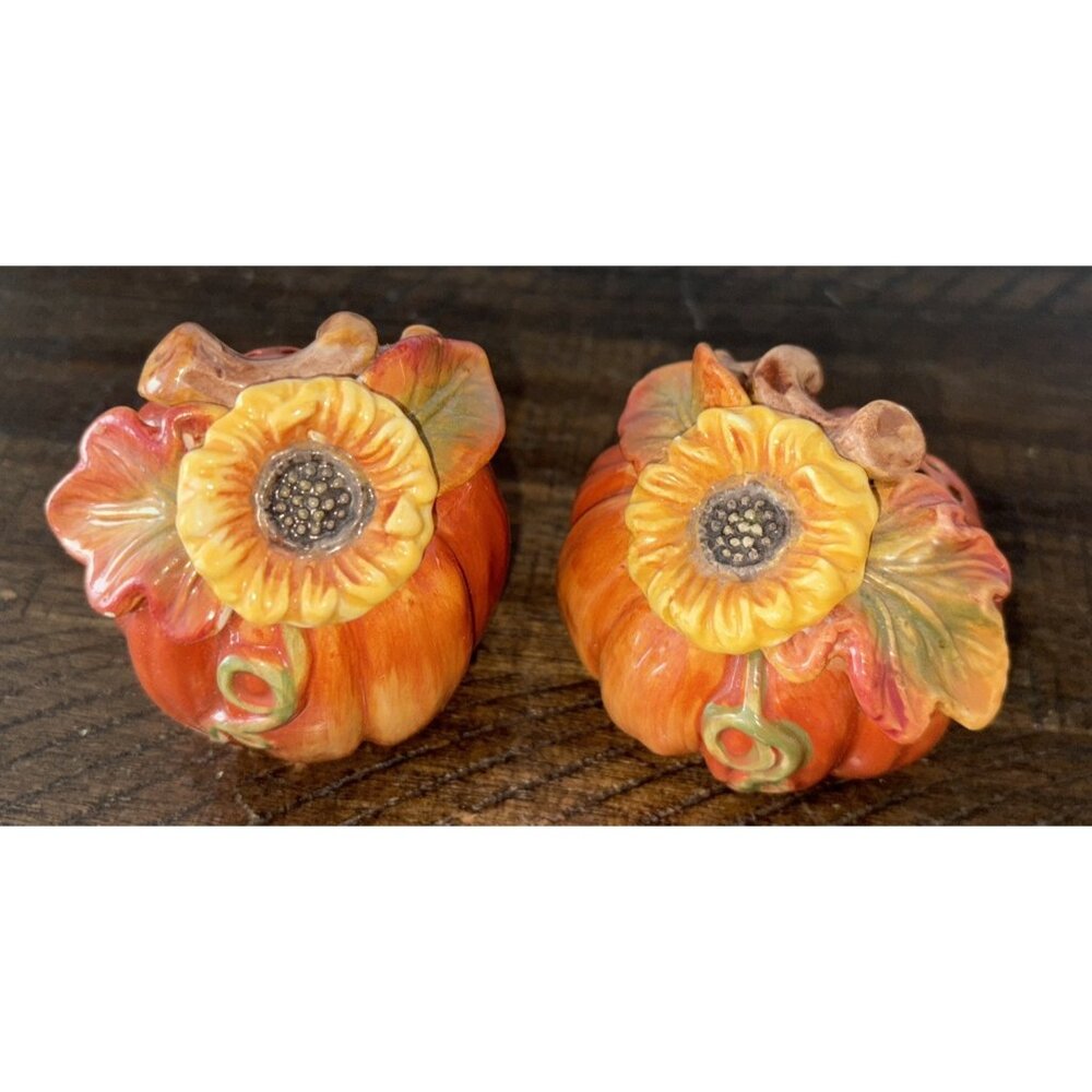 Vintage Pumpkin w/ Sunflowers Salt & Pepper Shakers Autumn Fall 2-2.5”